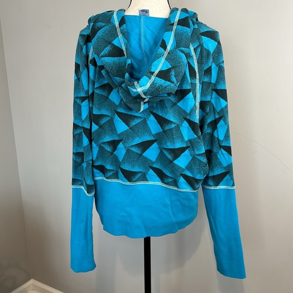 Zumba Wear Geometrical Pattern Semi Cropped Zip Exercise Workout Dance Hoodie - Picture 5 of 7